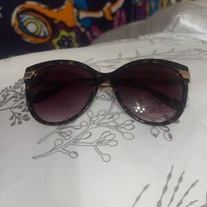 Stylish Tortoise Shell Sunglasses